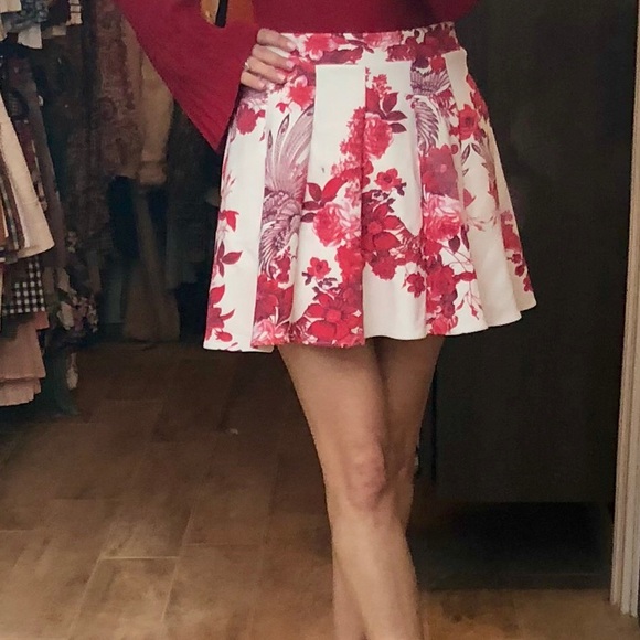 Lorane Skirt - Picture 2 of 3